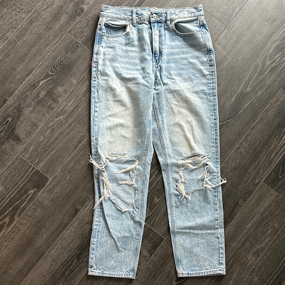 American Eagle Distressed Light Blue Women's Jeans
